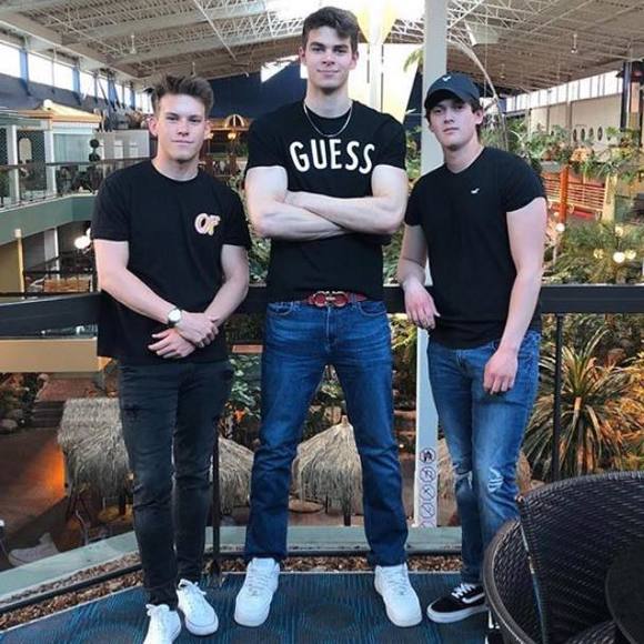 Meet your Posher, Dylan - Picture 1 of 1